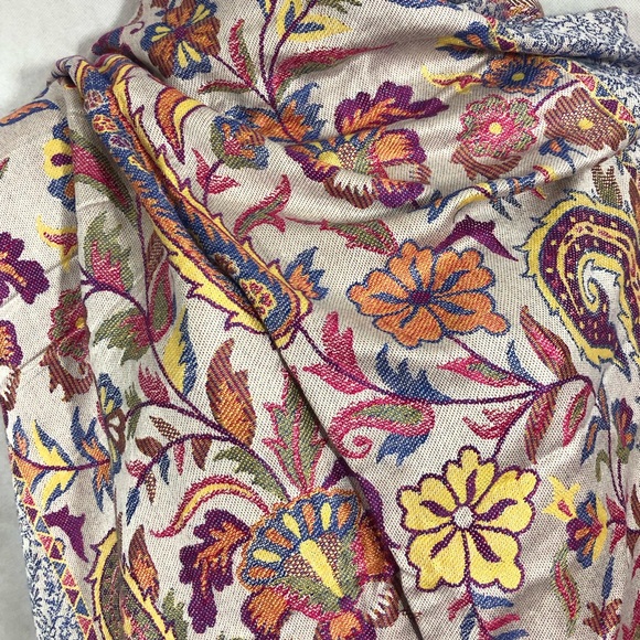 Sundance New Primavera Paisley Wrap Scarf Fringed Soft - Picture 13 of 15